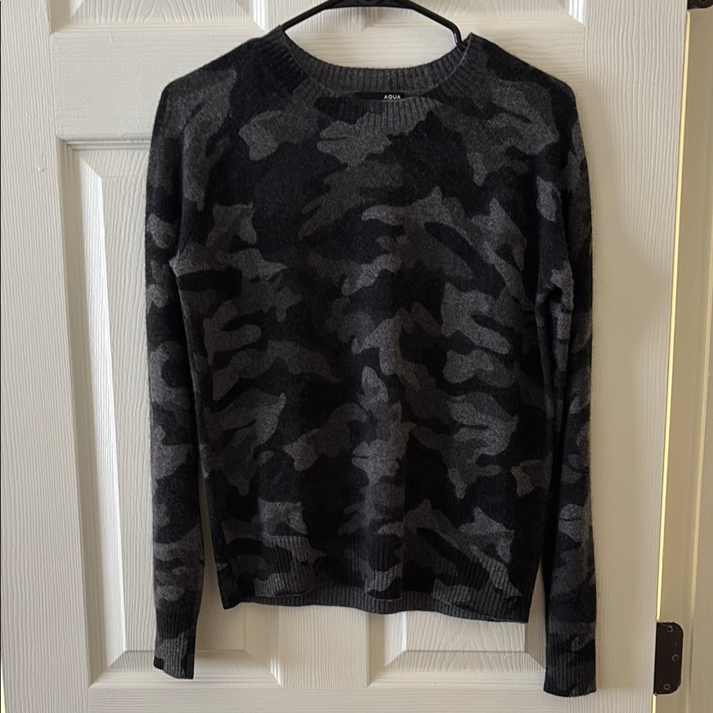 AQUA Cashmere Women’s Sweater - Black and Gray